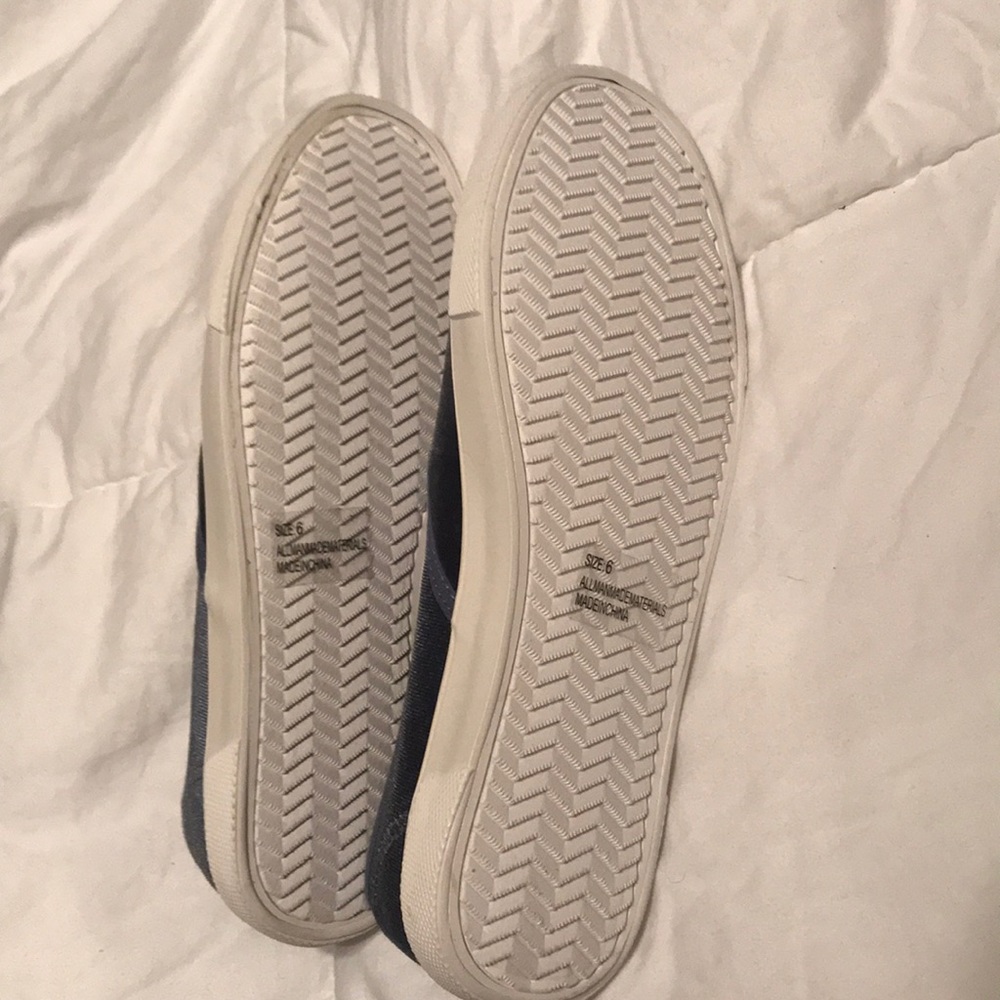 Slip ons - Picture 2 of 3